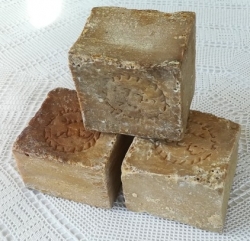 Mýdlo Aleppo 150 g hand made 2% vařínového oleje